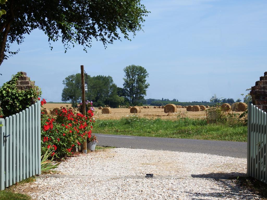 La Petite Saugere Villa Bosguérard-de-Marcouville Exteriör bild